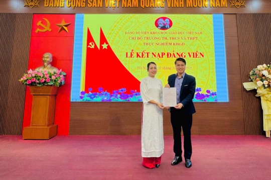 Lễ kết nạp Đảng viên – Bước trưởng thành trong lý tưởng Đảng